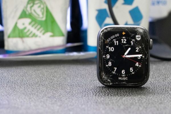 Apple watch discount 4 broken screen