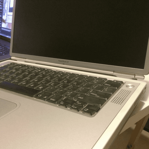 Macbook Pro Broken Hinge - iRepair Cracked Screen